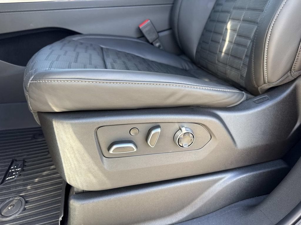 2026 Cadillac Escalade ESV Platinum Luxury