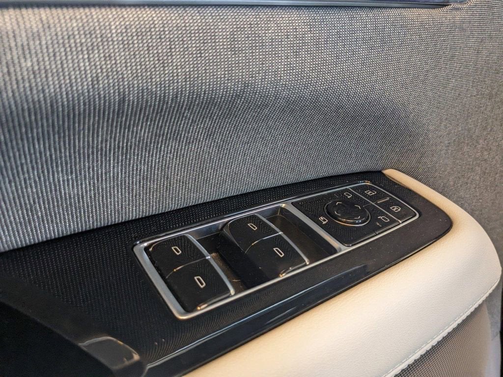 2025 Cadillac ESCALADE IQ Luxury 1