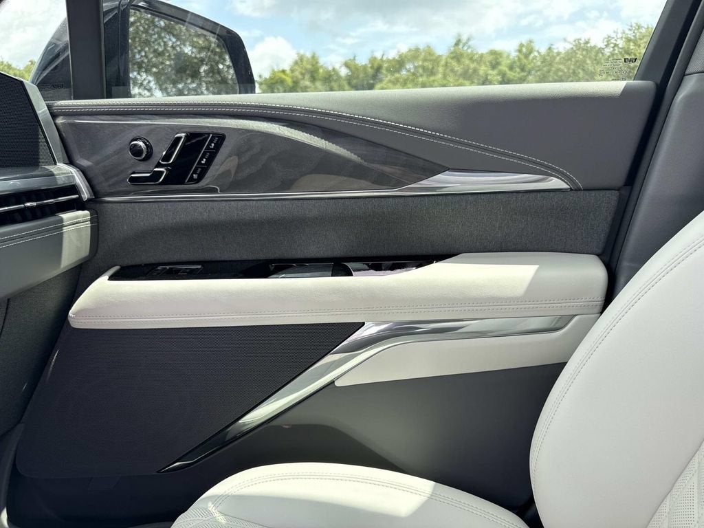2025 Cadillac ESCALADE IQ Luxury 1