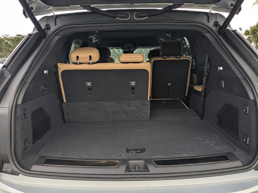 2025 Cadillac ESCALADE IQ Luxury 2