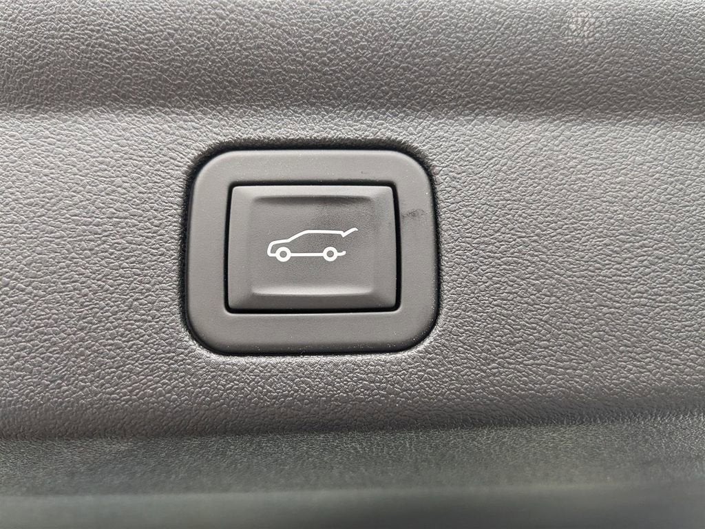 2025 Cadillac ESCALADE IQ Luxury 2