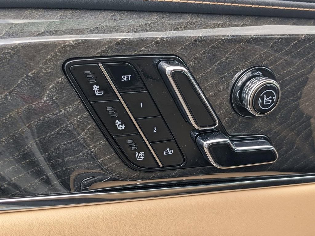 2025 Cadillac ESCALADE IQ Luxury 2