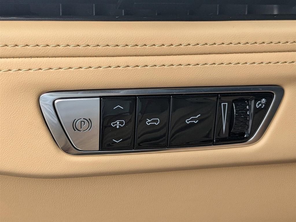 2025 Cadillac ESCALADE IQ Luxury 2