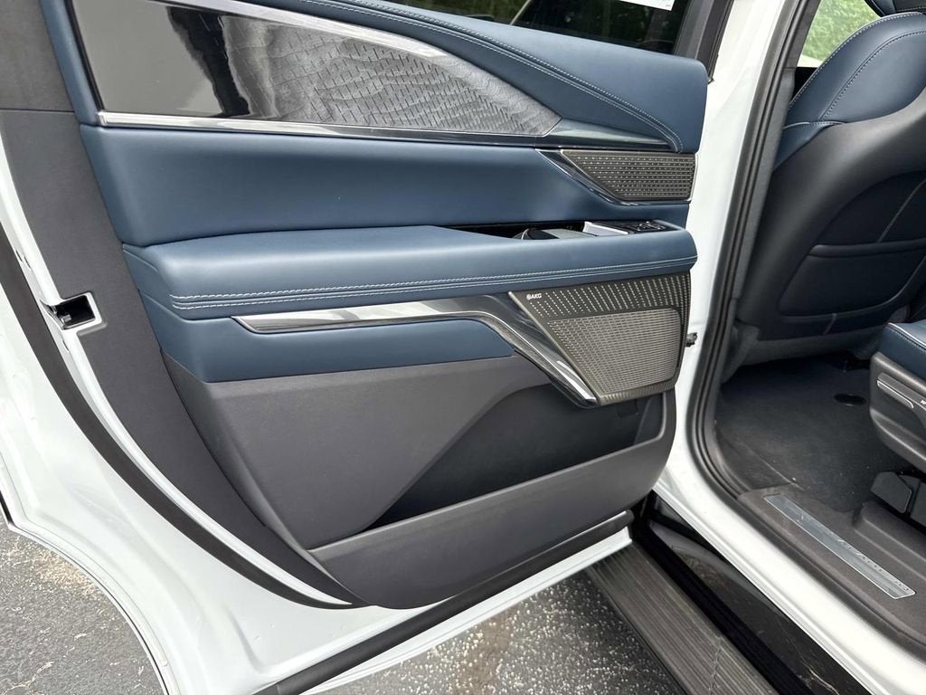 2025 Cadillac ESCALADE IQ Sport 2