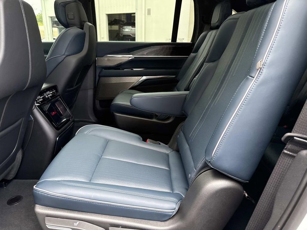 2025 Cadillac ESCALADE IQ Sport 2