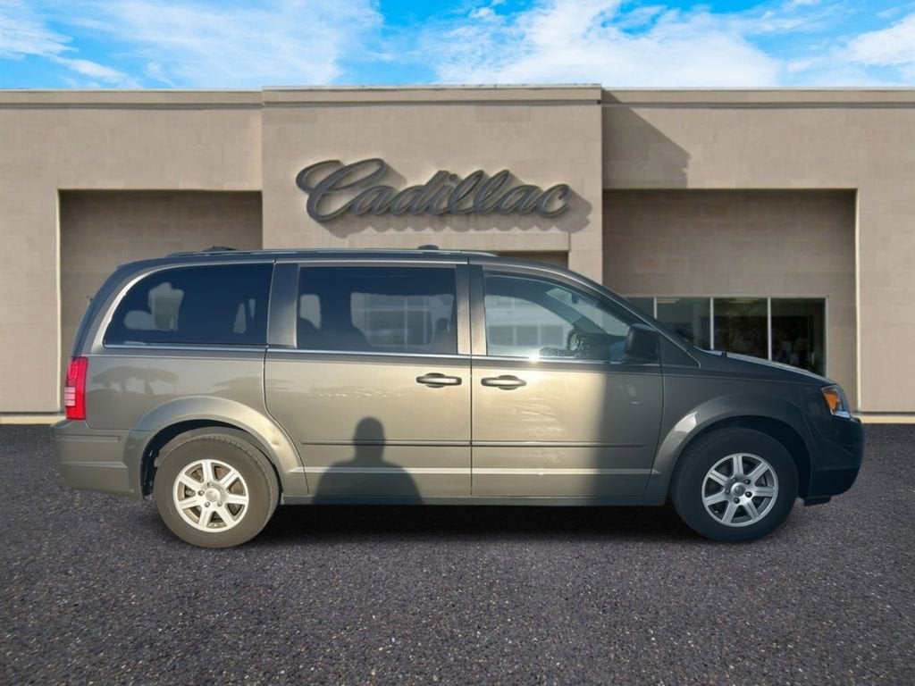 2010 Chrysler Town & Country LX
