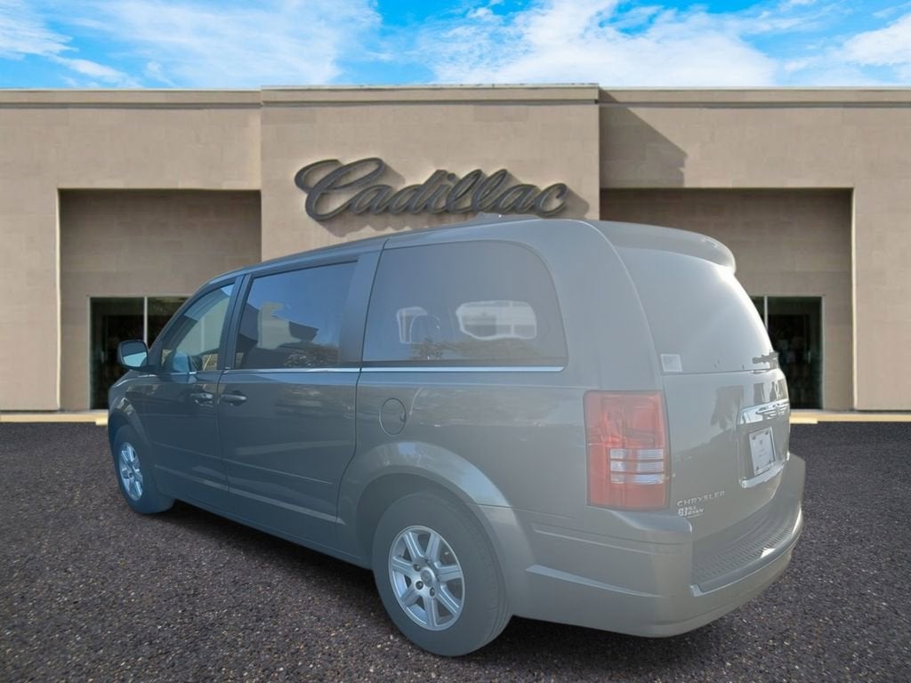 2010 Chrysler Town & Country LX