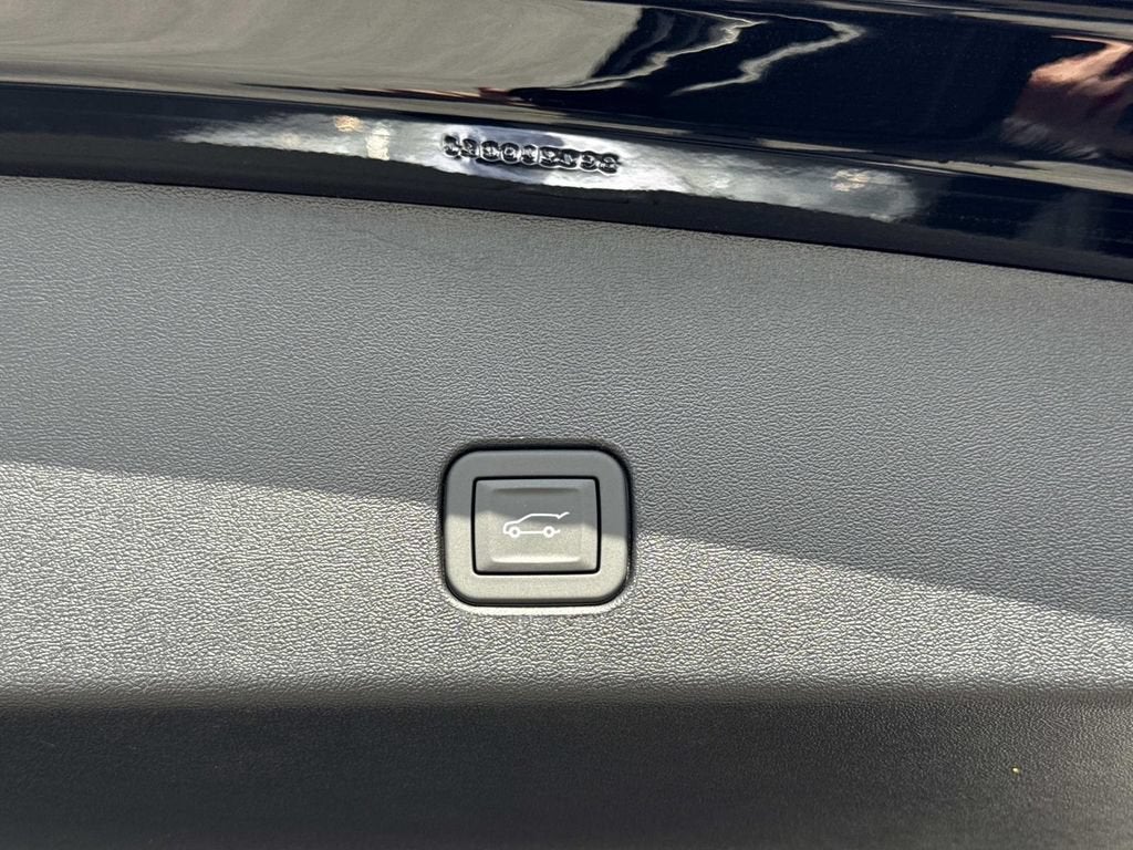 2027 Cadillac OPTIQ Luxury