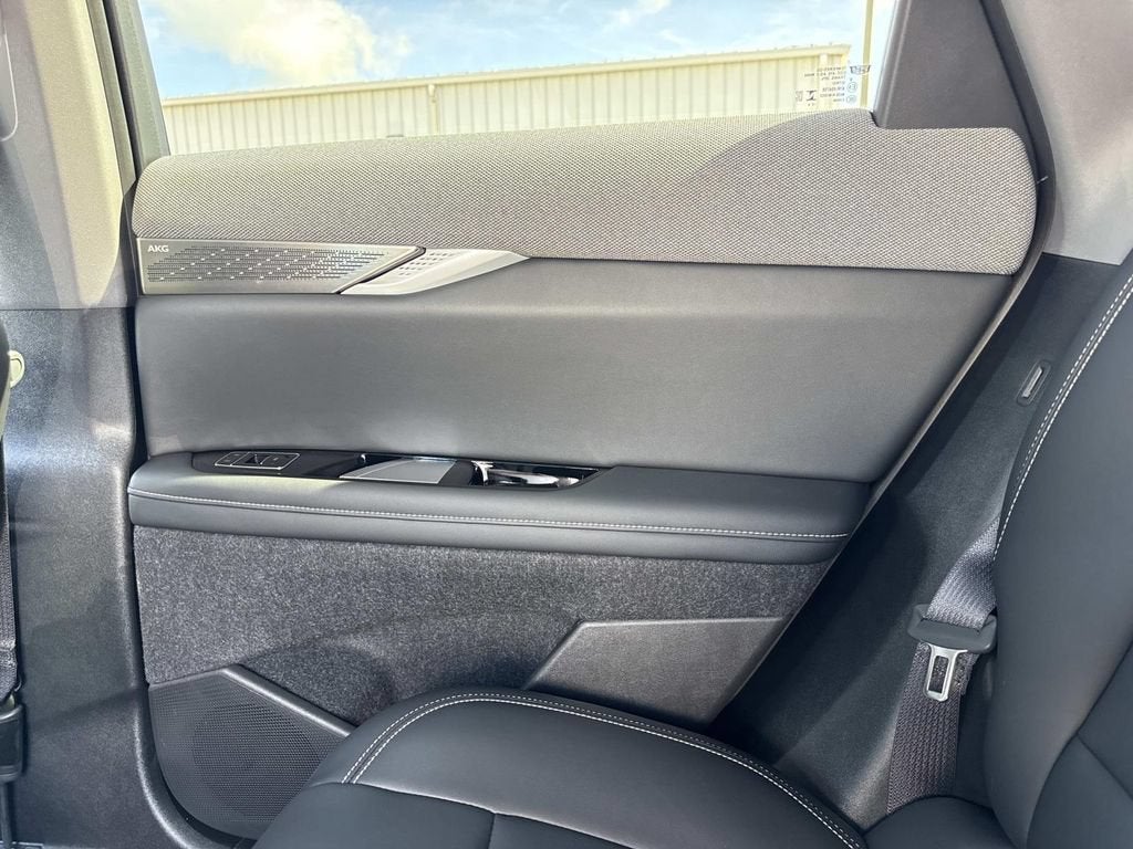 2027 Cadillac OPTIQ Luxury