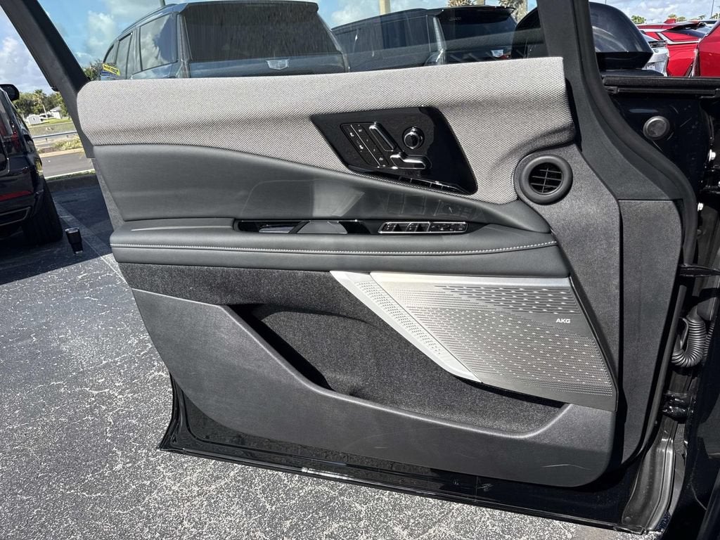 2027 Cadillac OPTIQ Luxury