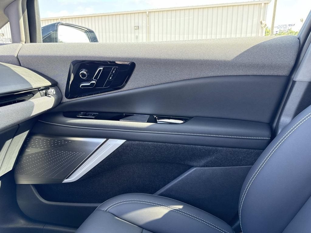 2027 Cadillac OPTIQ Luxury