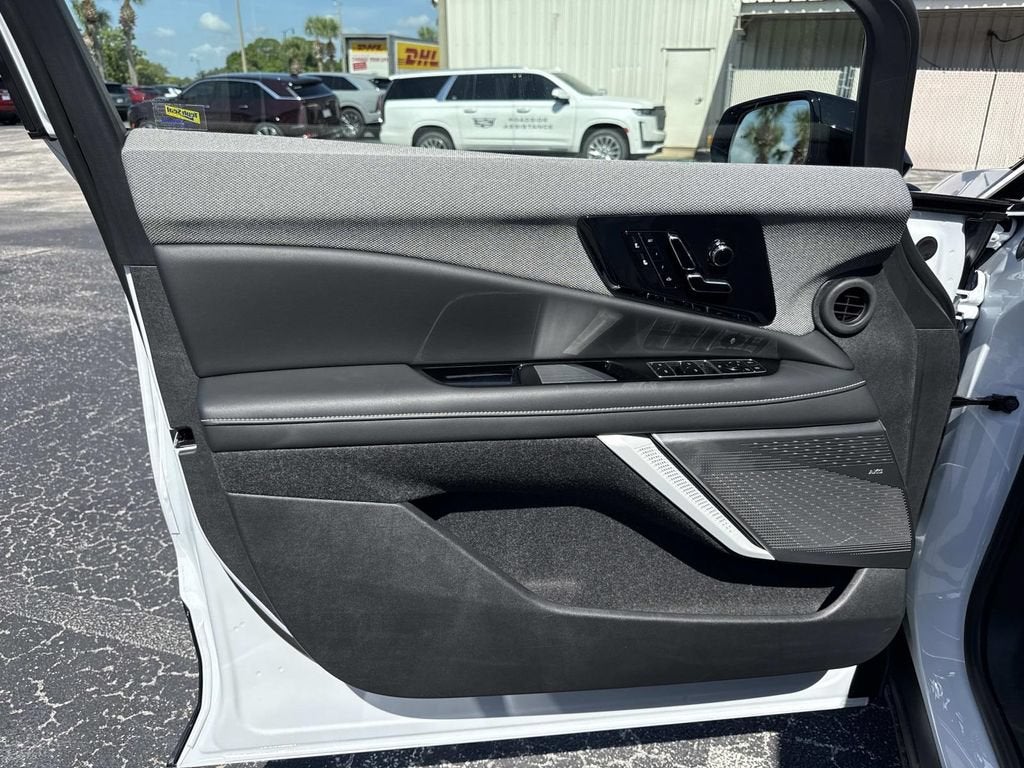2027 Cadillac OPTIQ Luxury