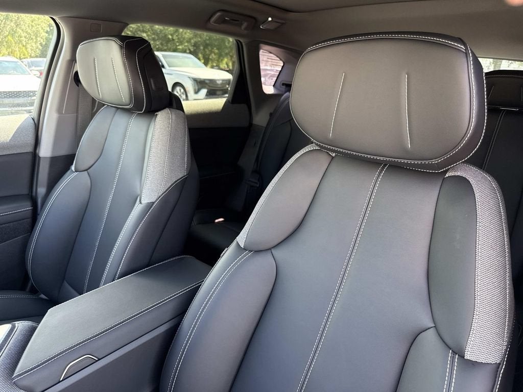 2027 Cadillac OPTIQ Luxury