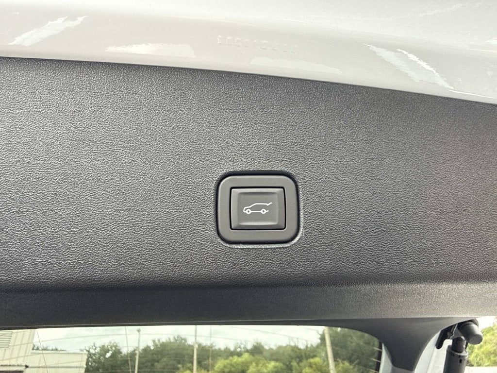 2027 Cadillac OPTIQ Luxury