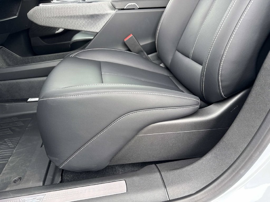 2027 Cadillac OPTIQ Luxury