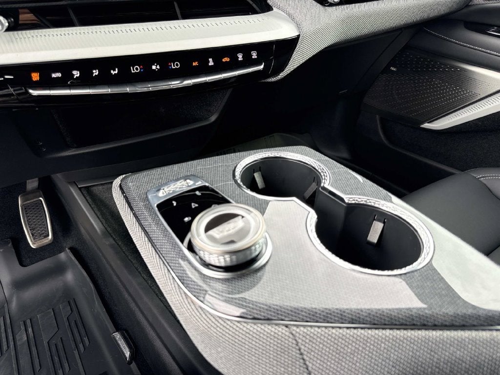 2027 Cadillac OPTIQ Luxury