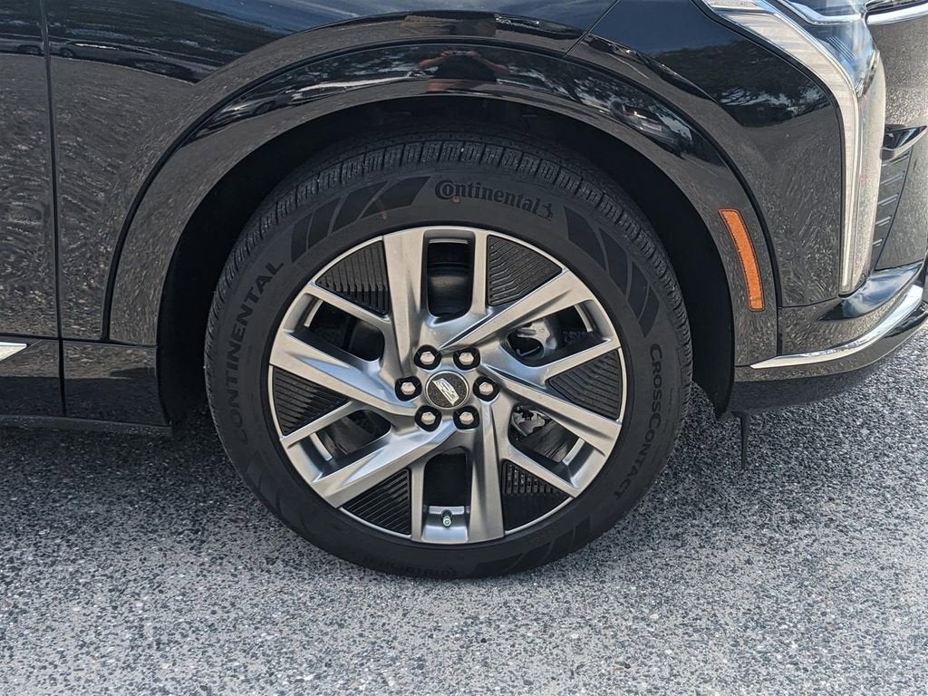 2025 Cadillac OPTIQ Luxury 1