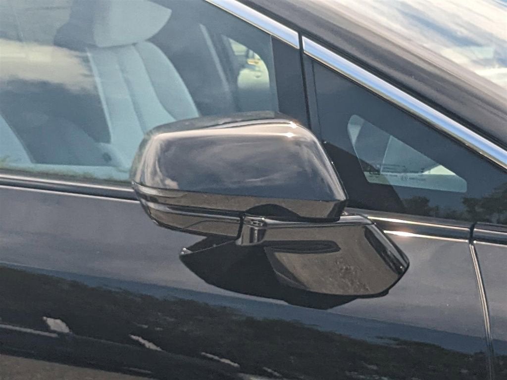 2025 Cadillac OPTIQ Luxury 1