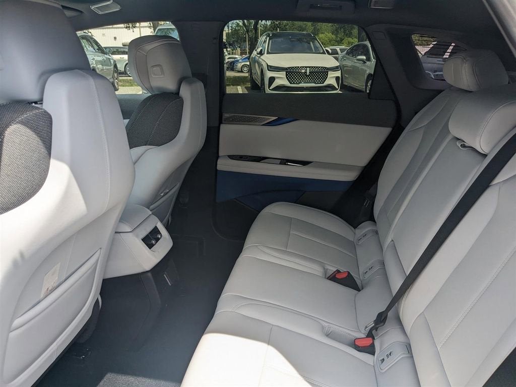 2025 Cadillac OPTIQ Luxury 1