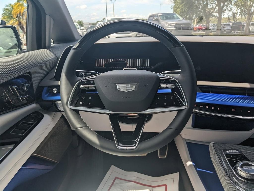 2025 Cadillac OPTIQ Luxury 1