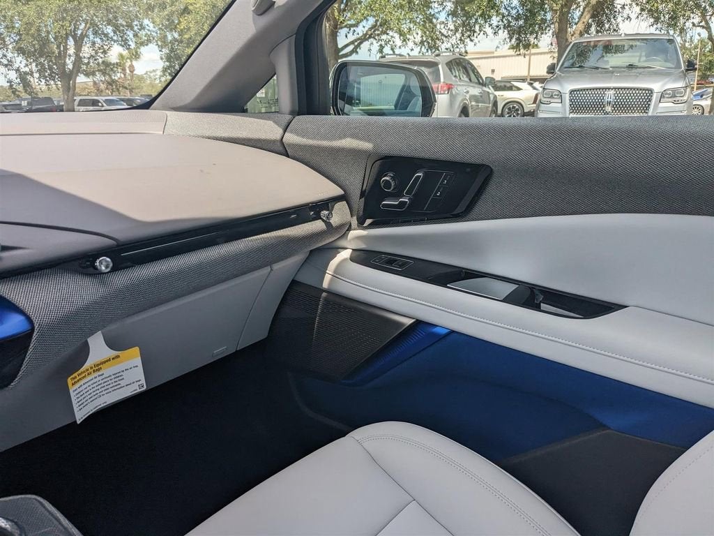 2025 Cadillac OPTIQ Luxury 1