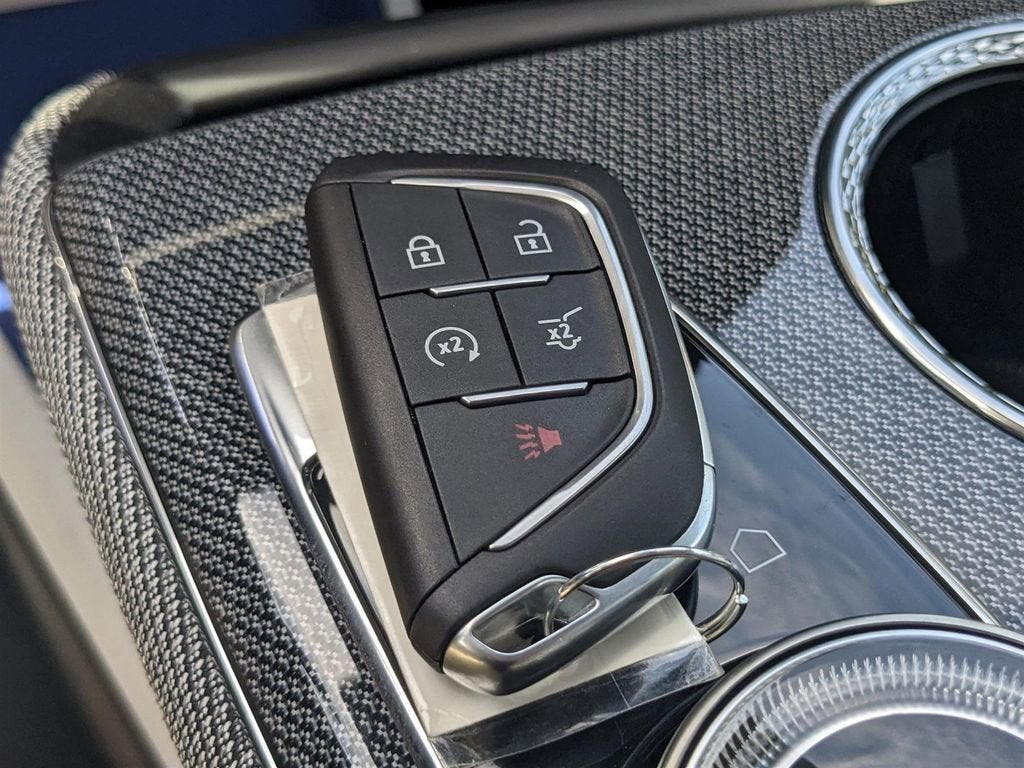 2025 Cadillac OPTIQ Luxury 1