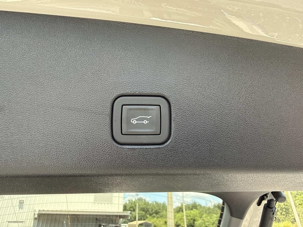 2027 Cadillac OPTIQ Premium Luxury