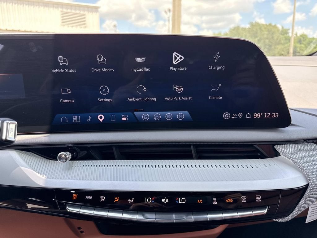 2027 Cadillac OPTIQ Premium Luxury