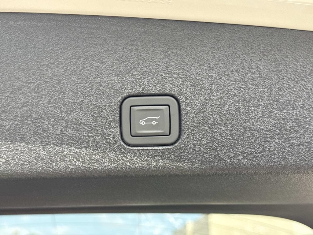 2027 Cadillac OPTIQ Premium Luxury