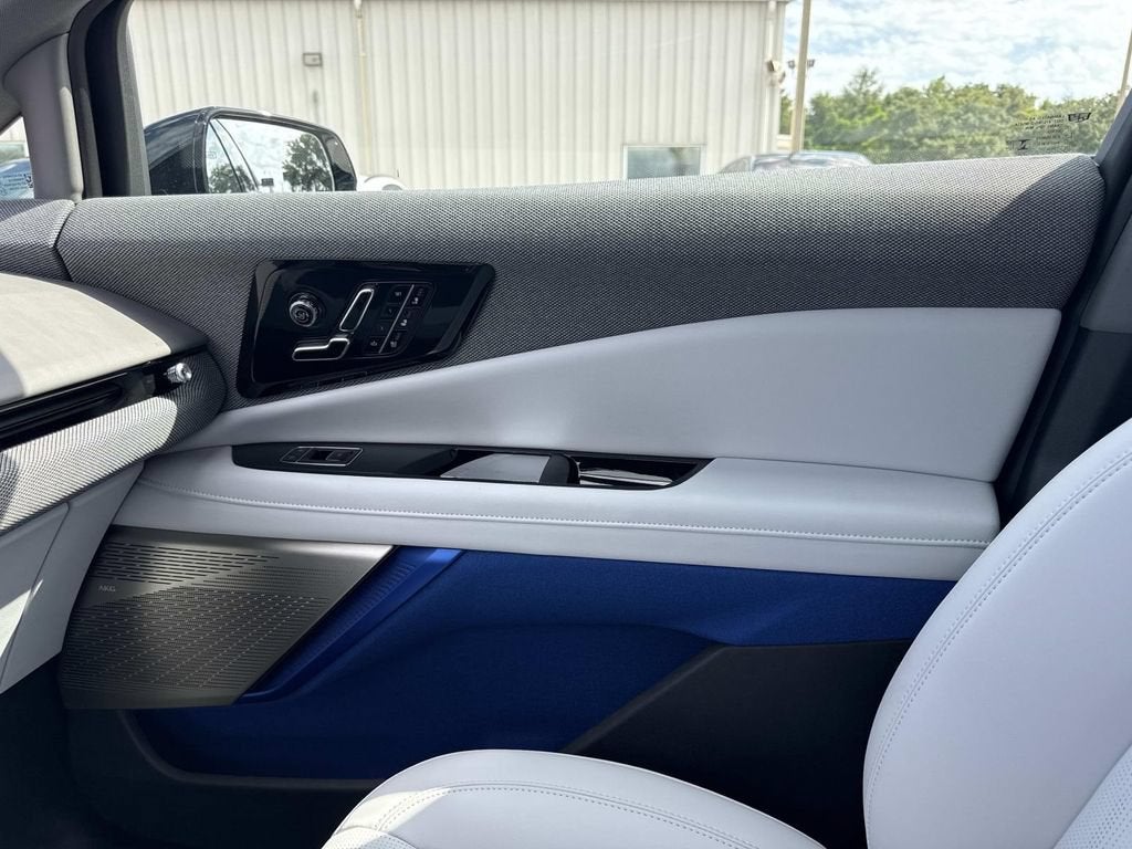 2027 Cadillac OPTIQ Premium Luxury