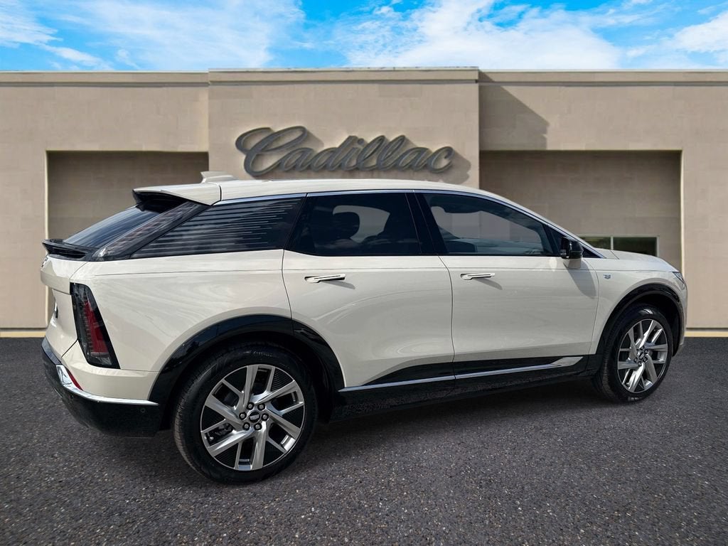 2027 Cadillac OPTIQ Premium Luxury