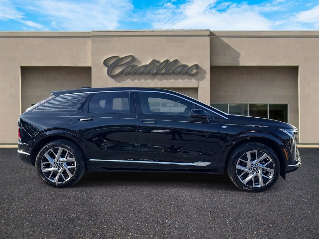 2026 Cadillac OPTIQ Premium Luxury