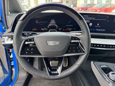 2025 Cadillac OPTIQ Luxury 2