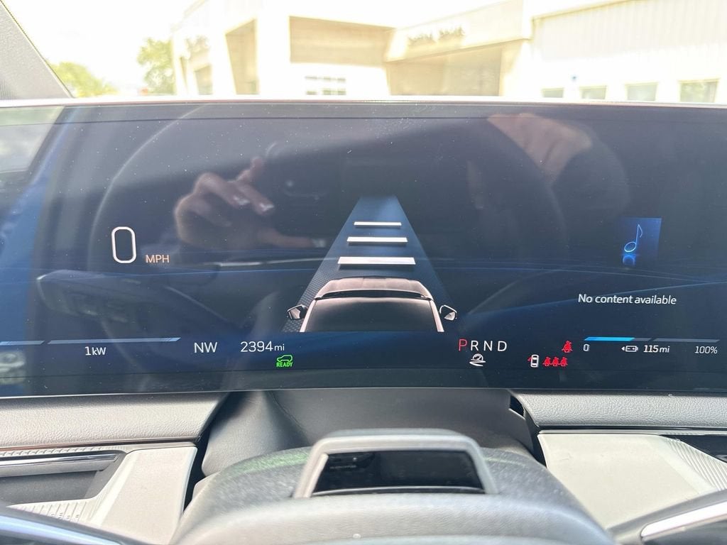 2025 Cadillac OPTIQ Luxury 2