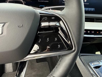 2025 Cadillac OPTIQ Luxury 2