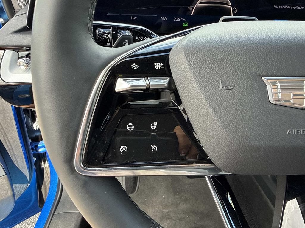 2025 Cadillac OPTIQ Luxury 2