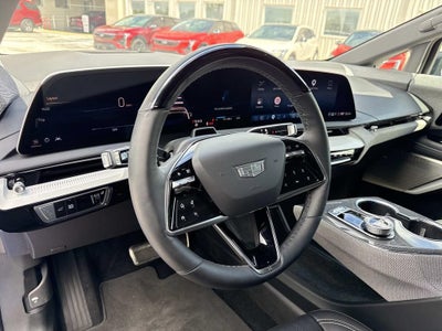 2025 Cadillac OPTIQ Luxury 2