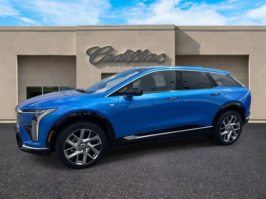 2025 Cadillac OPTIQ Luxury 2