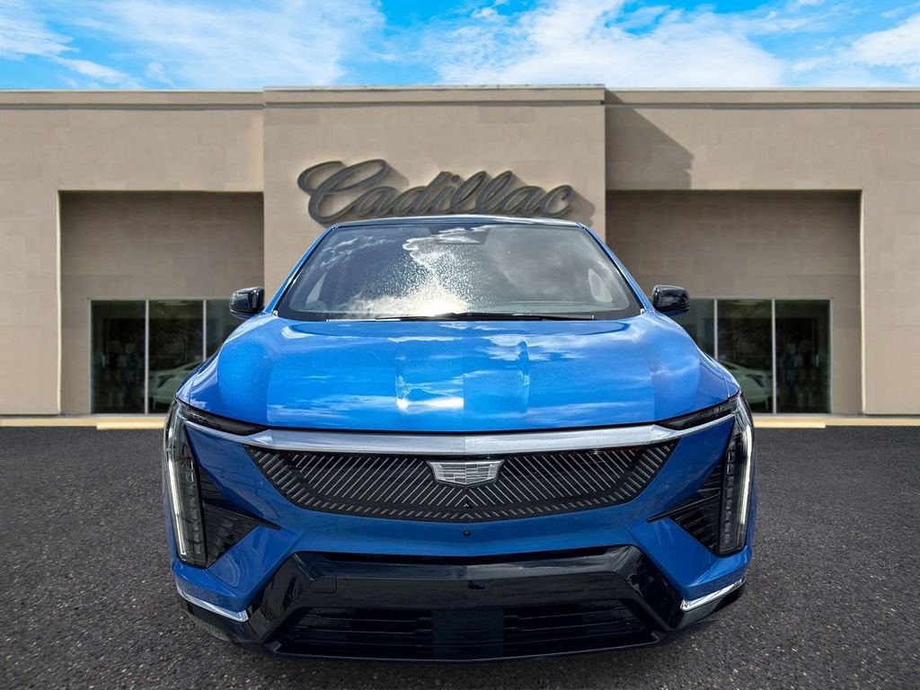 2025 Cadillac OPTIQ Luxury 2