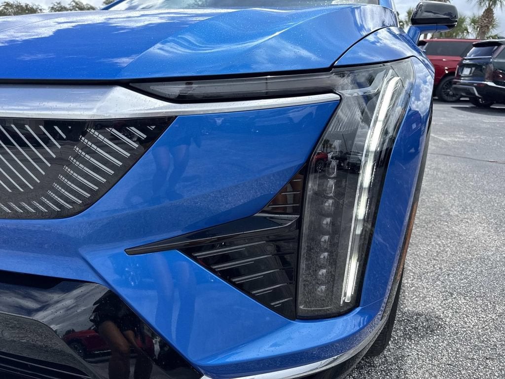 2025 Cadillac OPTIQ Luxury 2