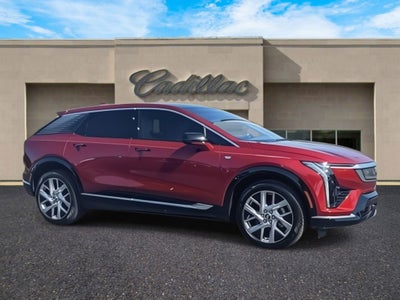 2025 Cadillac OPTIQ Luxury 2