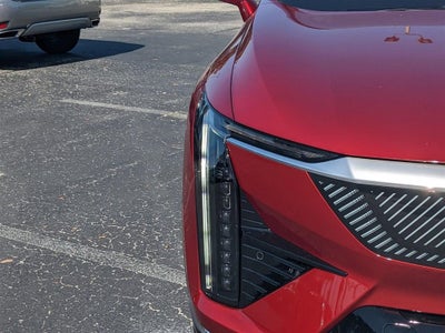 2025 Cadillac OPTIQ Luxury 2