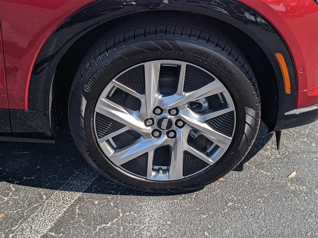 2025 Cadillac OPTIQ Luxury 2