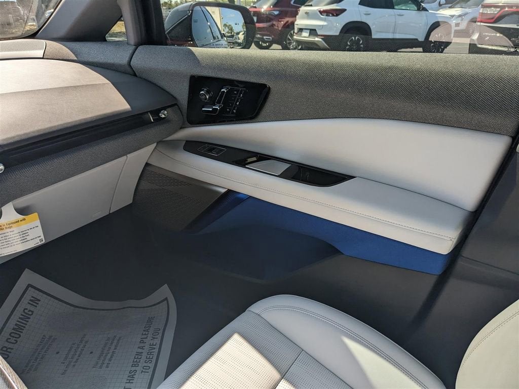 2025 Cadillac OPTIQ Luxury 2