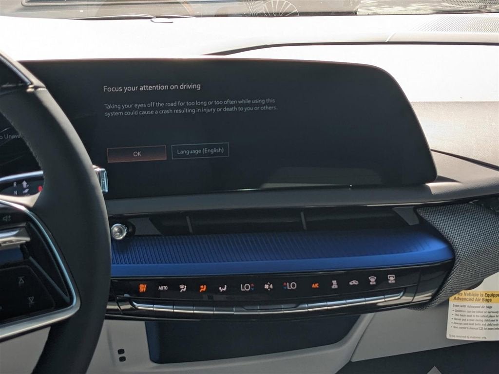 2025 Cadillac OPTIQ Luxury 2