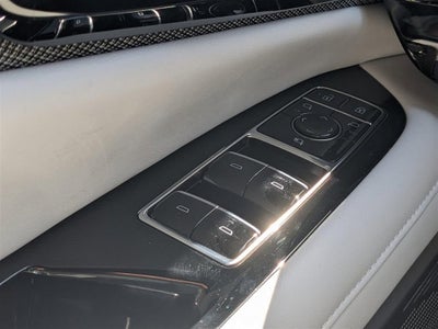 2025 Cadillac OPTIQ Luxury 2