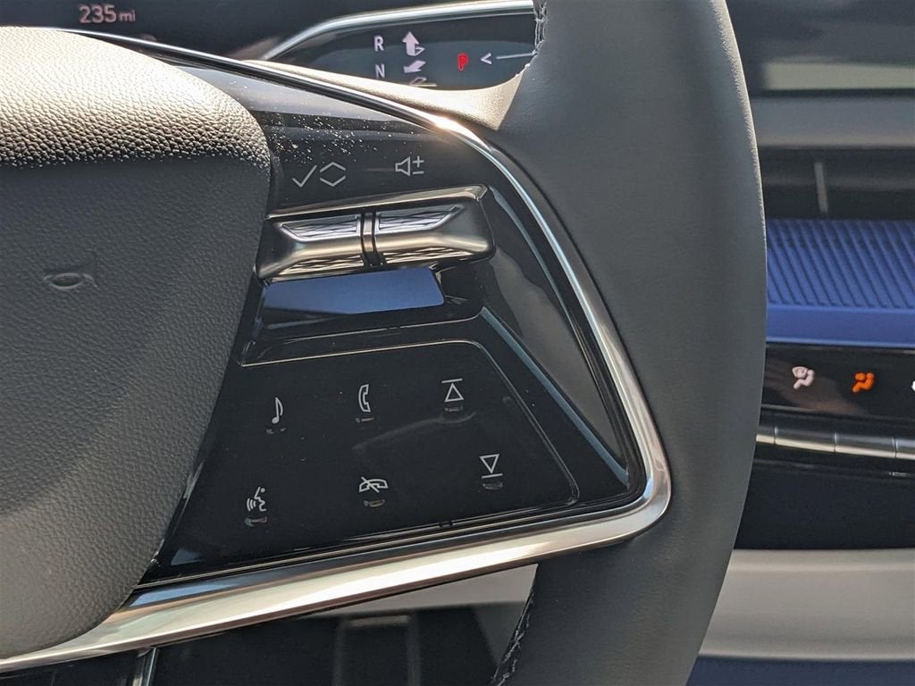 2025 Cadillac OPTIQ Luxury 2