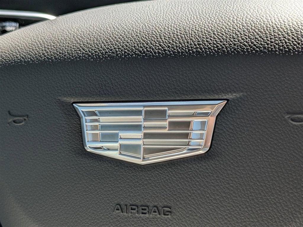 2025 Cadillac OPTIQ Luxury 2