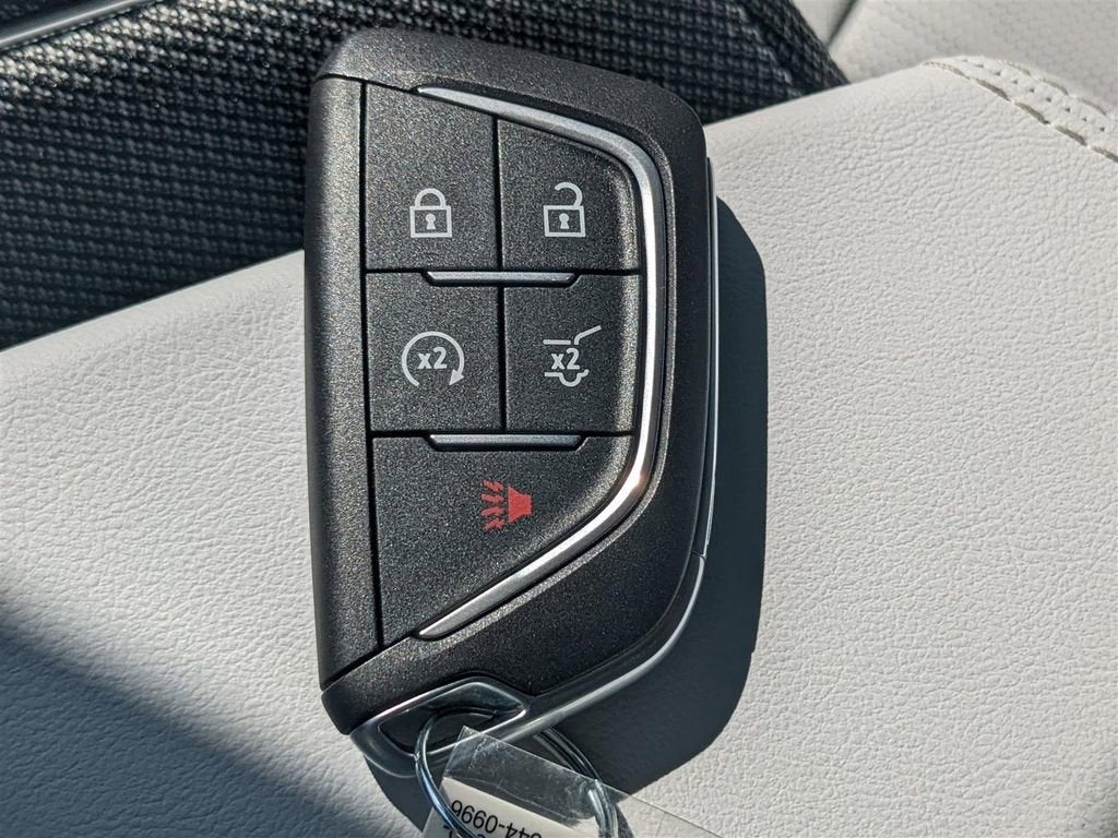 2025 Cadillac OPTIQ Luxury 2