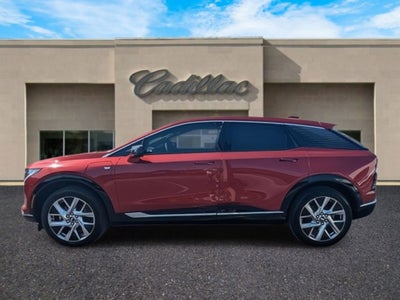 2025 Cadillac OPTIQ Luxury 2